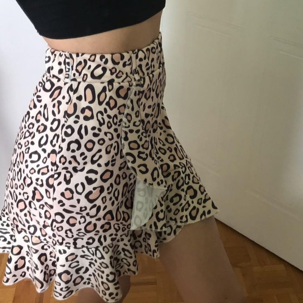 Cute leopard skirt